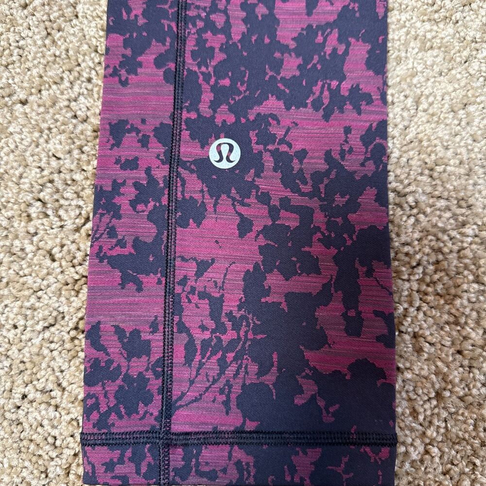 Lululemon Speed Up Crop 21" Splatter Blossom Jacquard Garnet Black Size 2 (read) - Picture 8 of 8